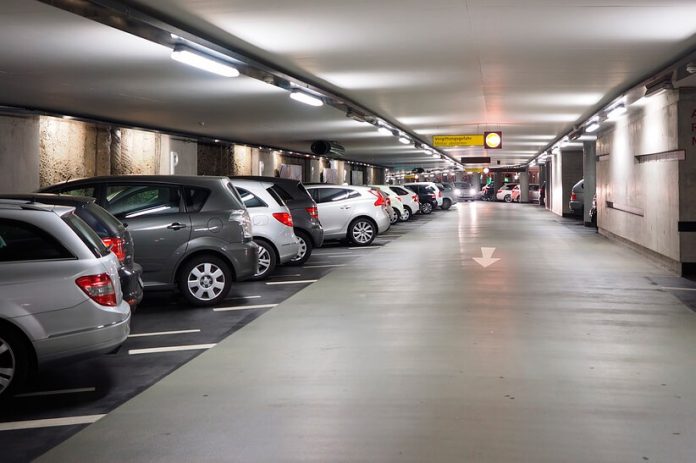 Responsabilidad por robo de vehículo en estacionamiento de mall o supermercado en Chile